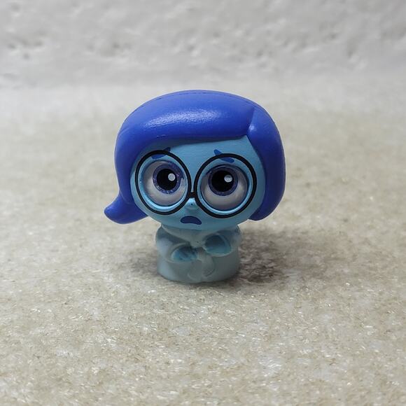 Disney Doorables Sadness Rare Let’s Party Inside Out Mini Figure Slumber Toy - Picture 1 of 6